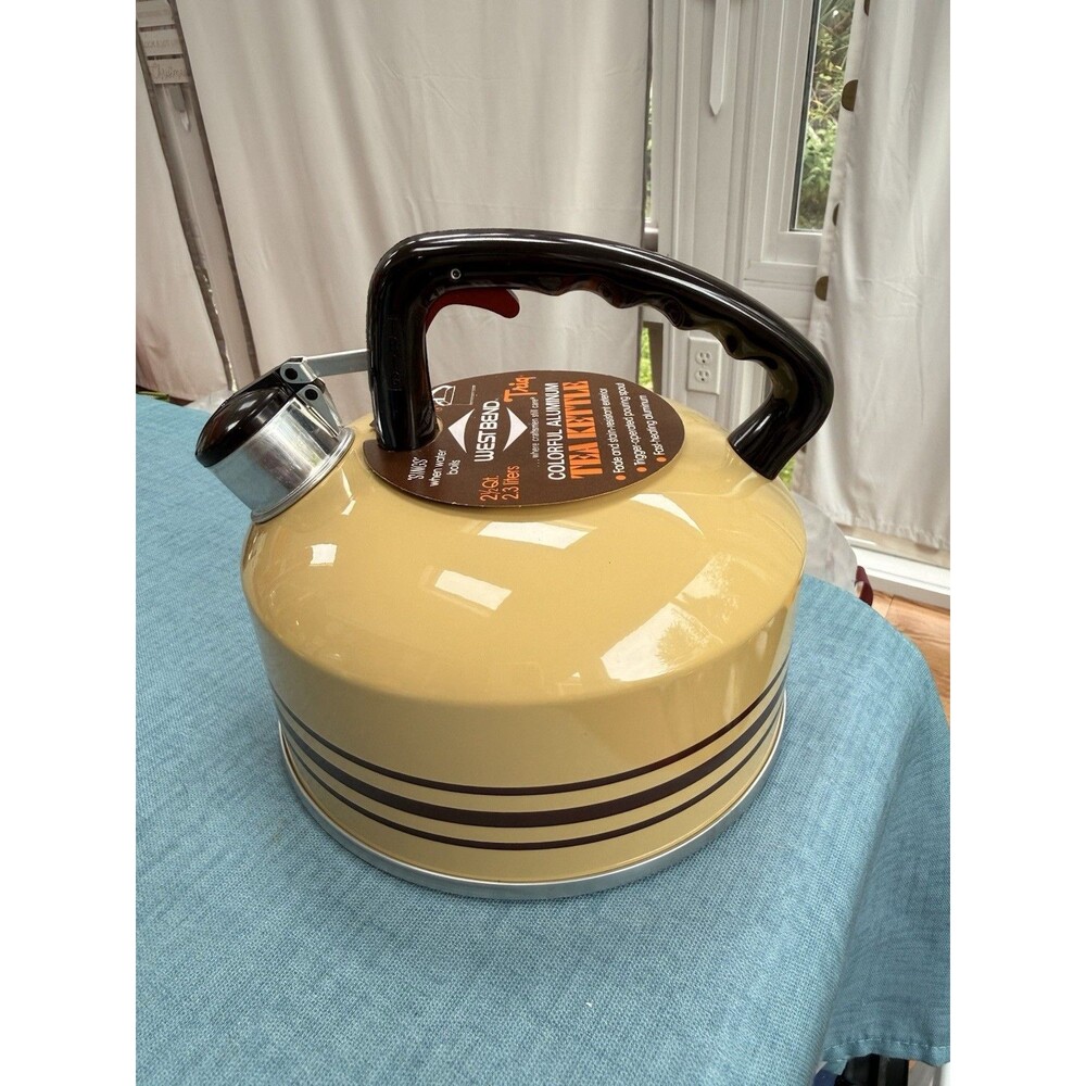 West Bend Triq Harvest Gold 2 1/2 Qt Whistling Aluminum Tea Kettle New NIB 1834